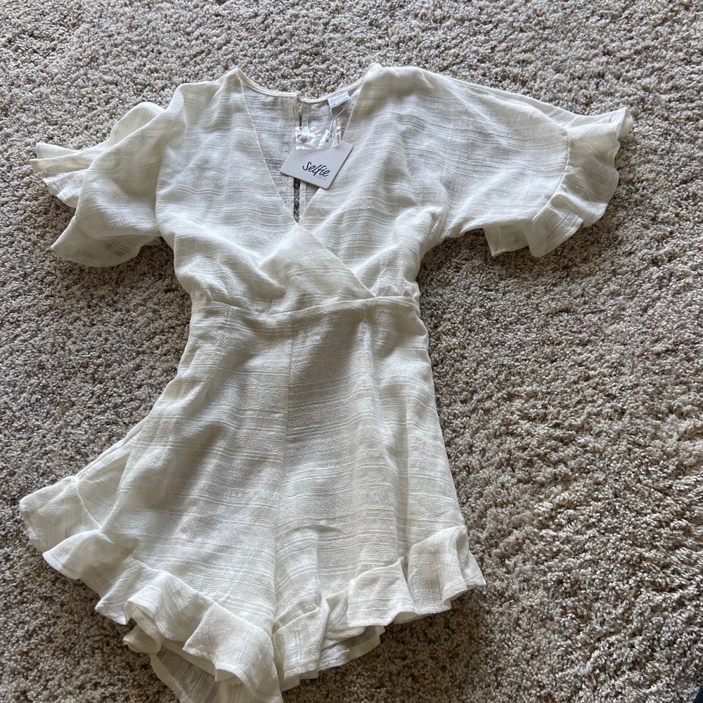 Selfie Leslie Romper